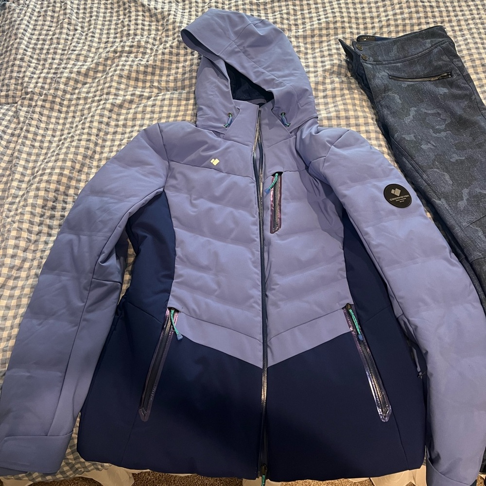 Obermeyer Women’s Ski jacket and pants - Picture 2 of 12